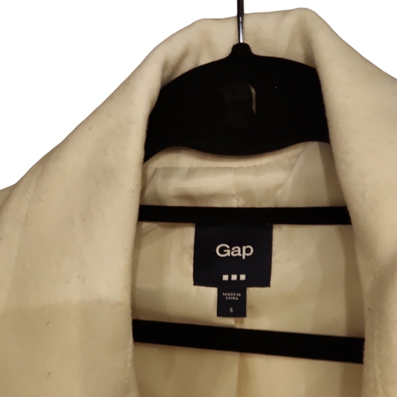 Gap coat size small - Picture 3 of 3